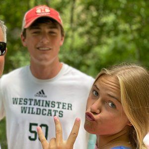 Meet your Posher, Laura